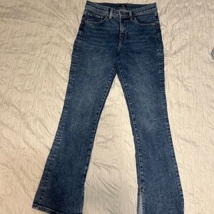 Mid Rise Skyscraper Jeans Size 6 Short (30.5" inseam)